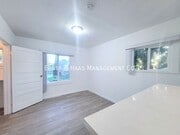 Photo - 519 W 8th St House
