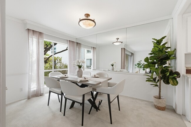 Photo - 836 S Bundy Dr Unit 303