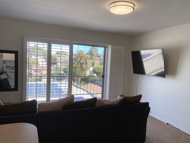 Living Room - 2311 4th St Unit 313