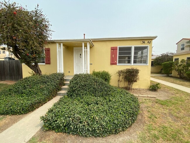 Building Photo - Midtown Ventura - Cottage Two bedroom, one bathroom