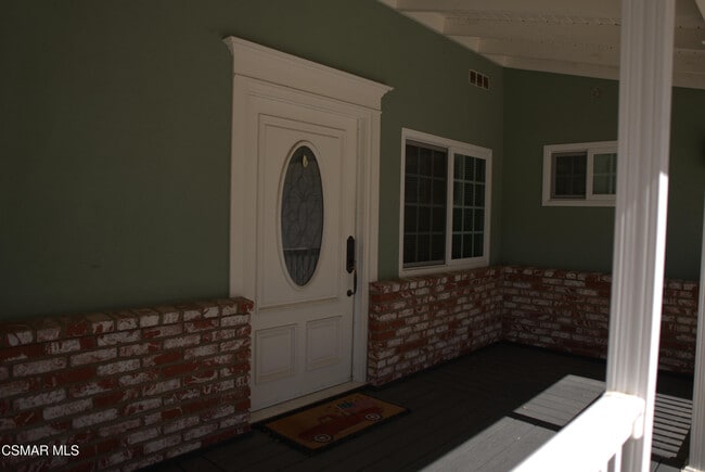 Photo - 4865 Leeds St