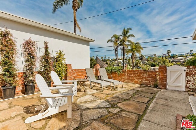 Photo - 7031 Earldom Ave House