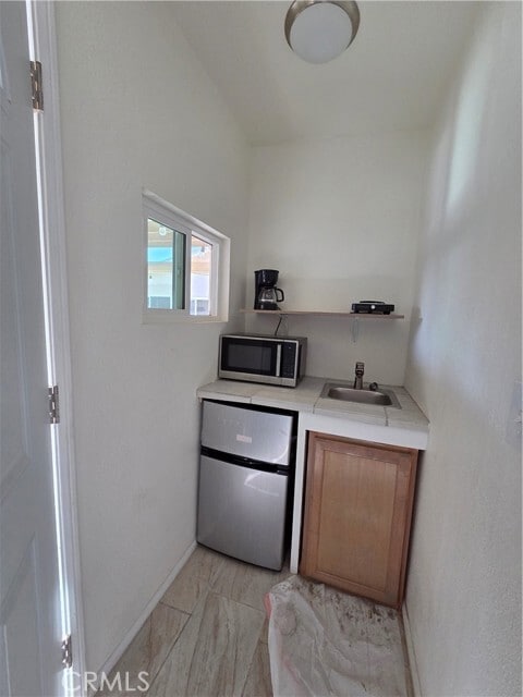 Photo - 16437 Live Oak St
