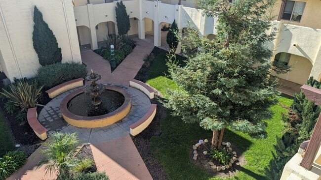 Photo - La Plaza Villas Apartments Unit 738B