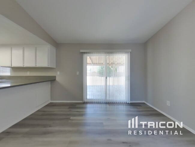 Photo - 532 E Ave J 9