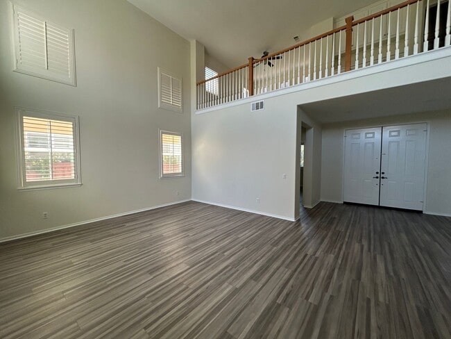 Photo - 45260 St Tisbury St