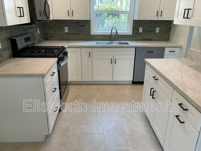 Building Photo - 3535 Park Blvd Rental