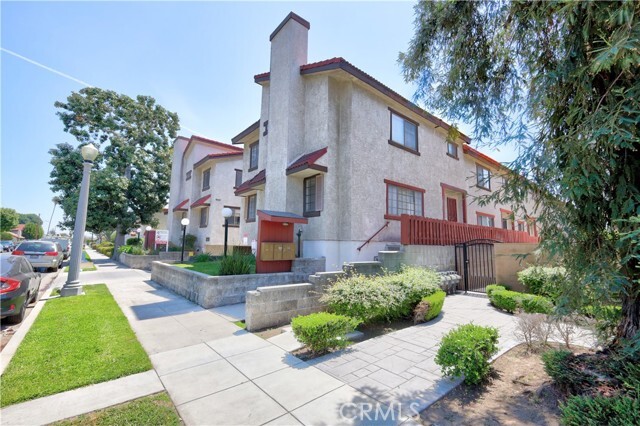 Photo - 1290 Elm Ave Townhome