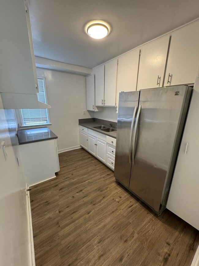 Photo - 14711-14717 Erwin St Unit 6