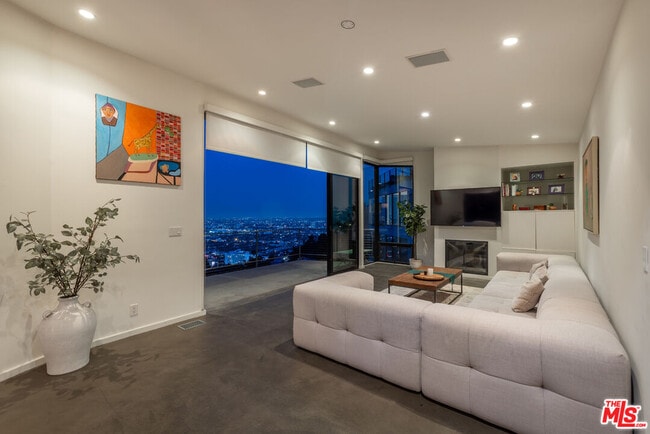 Photo - 8634 Franklin Ave