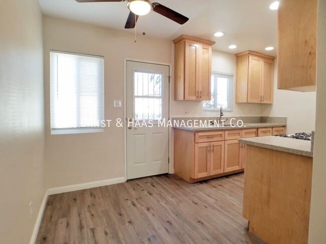 Photo - 75 E Mountain View St