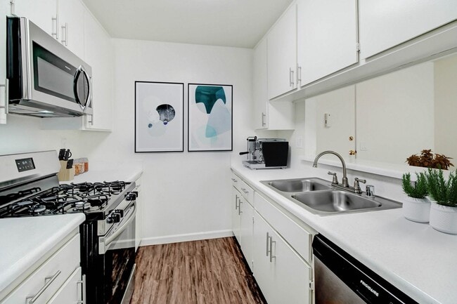 Photo - Merridy Court