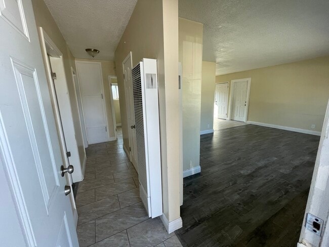 Photo - 833 W Walnut Ave Unit frnt