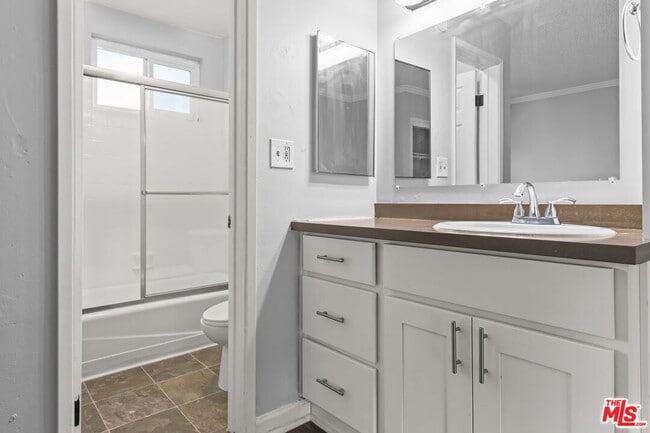 Photo - 5555 Carlton Way Unit 17