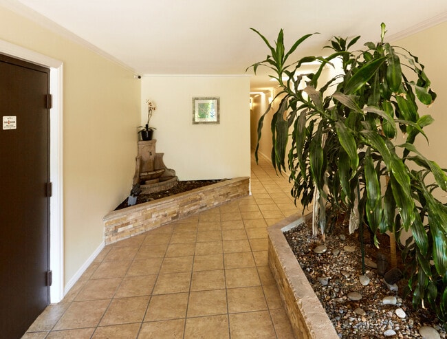 Photo - 817 10th St Unit #206