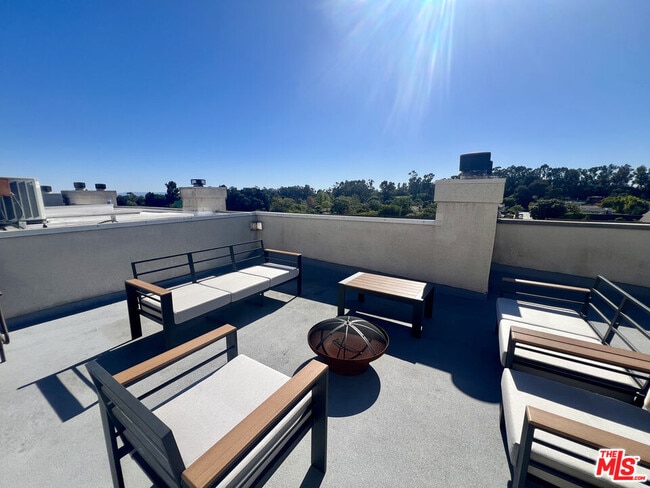 Photo - 390 S Sepulveda Blvd Unit A