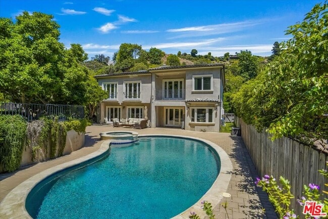 Photo - 1701 Roscomare Rd