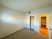 Photo - 616 E Walnut St