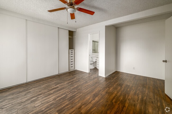 2BR, 2BA - 1,106SF - Primary Bedroom - Pacific Place