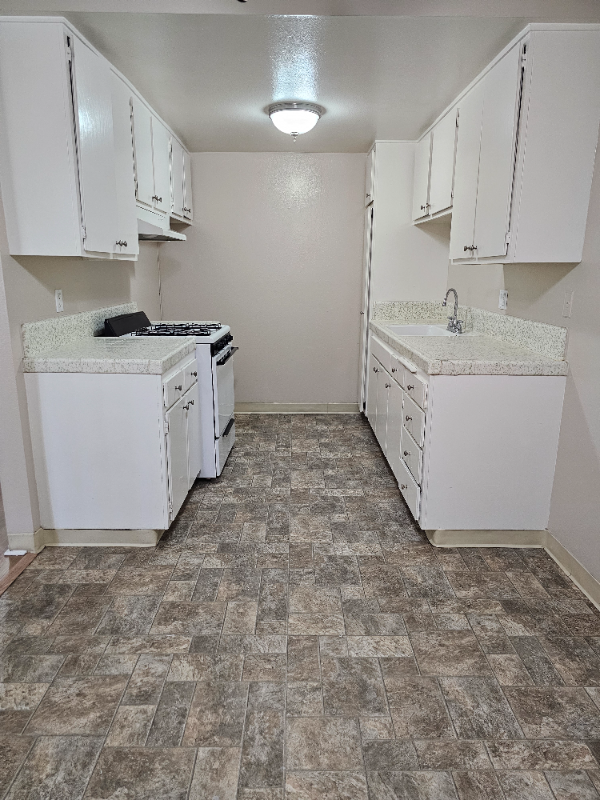 Photo - 1135 N Campus Ave Apartment Unit 12