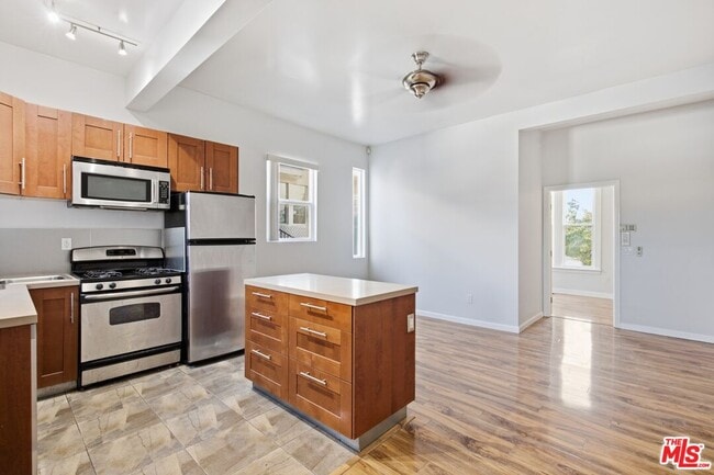 Photo - 141 W Ave 31