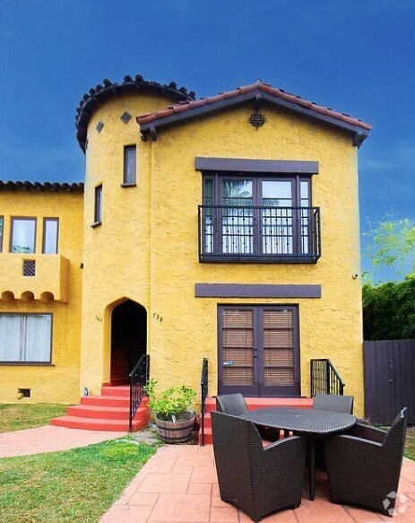 Building Photo - 738 N La Jolla Ave Rental