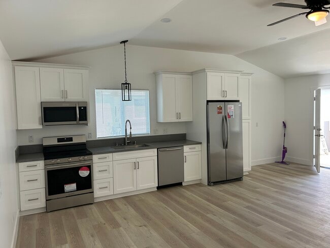 Photo - 1061 18th St