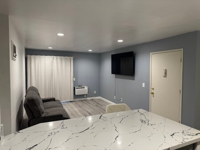 Photo - 12716 Lakeshore Dr Unit APT C