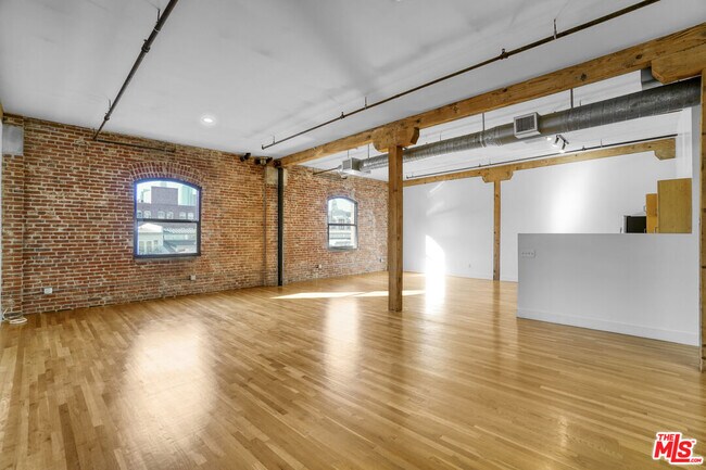 Photo - 215 S Santa Fe Ave Unit 17