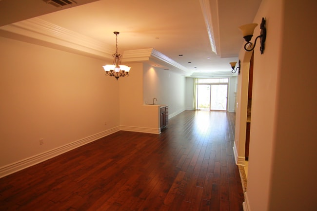 Building Photo - 10640 Woodbridge St