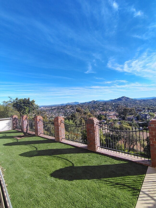 Photo - 4343 Valle Dr Unit Downstairs