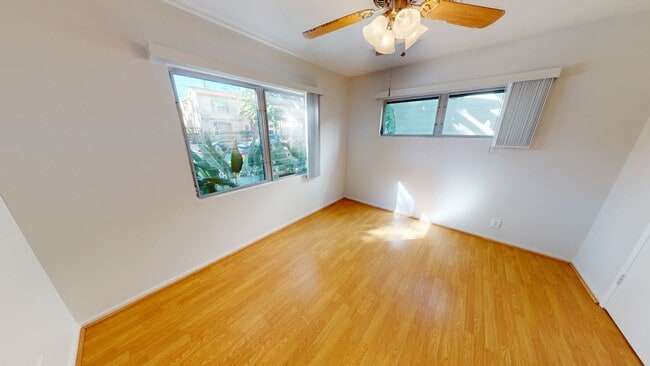 Photo - 1042 Stanley