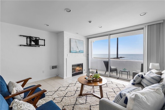 Building Photo - 615 Esplanade Unit 105