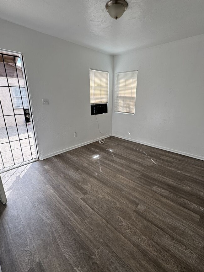Photo - 834-846 N Davidson Ave Unit 838-1