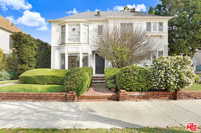 Building Photo - 158 S Elm Dr Unit 168 S Elm