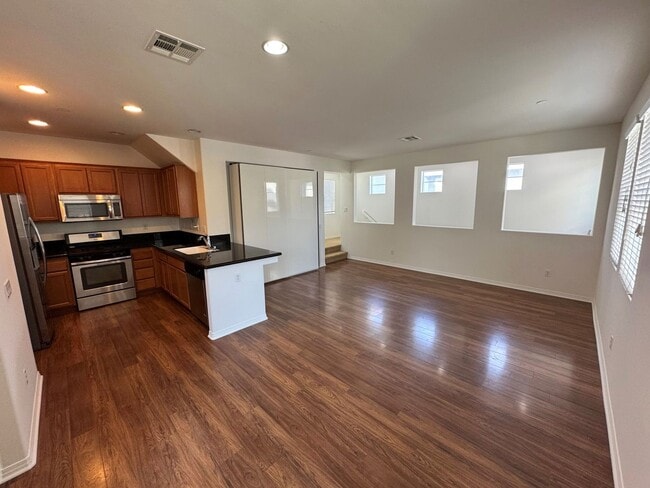 Photo - Riverpark Townhome