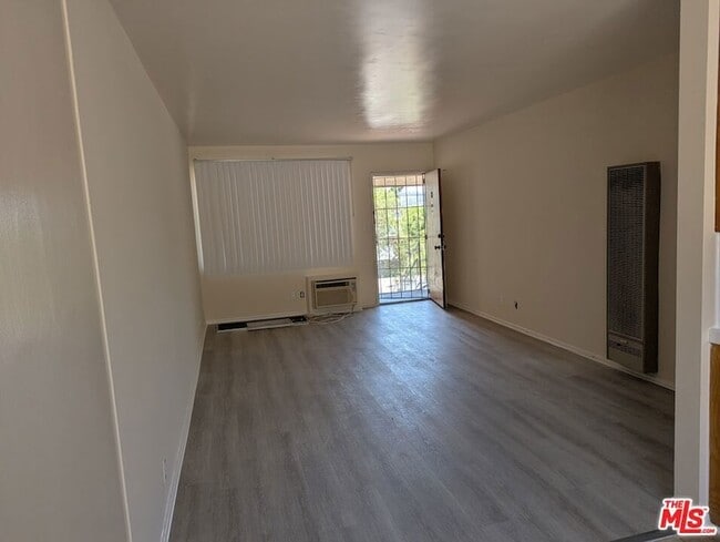 Photo - 1365 Orange Grove Ave