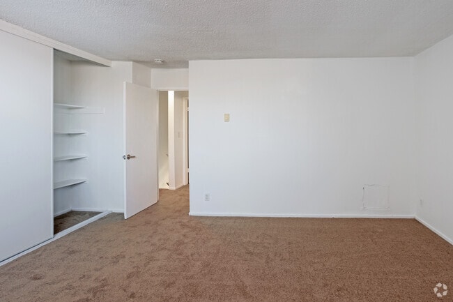 1BR, 1.5BA - 110SF - Cornuta Pines Apartments