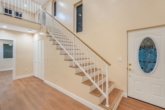 Photo - 11554 Arminta St