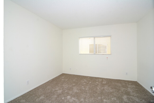 Photo - Las Flores Apartments