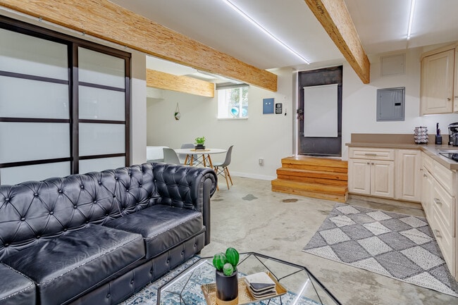 Photo - 3210 Descanso Dr