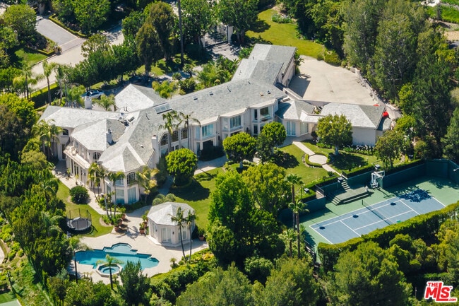 Building Photo - 24 Beverly Park Terrace