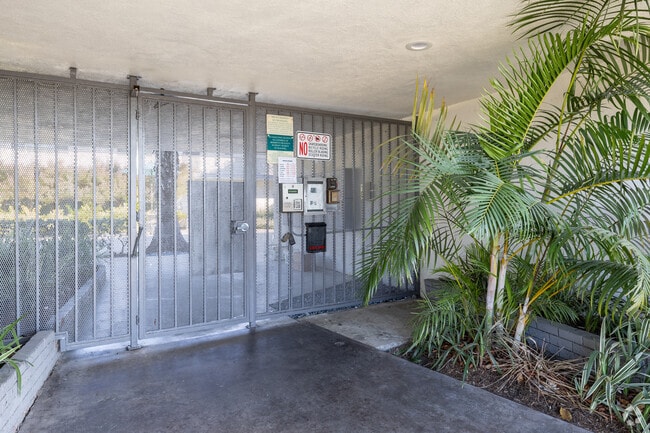 Security Gate - Crenshaw Manor