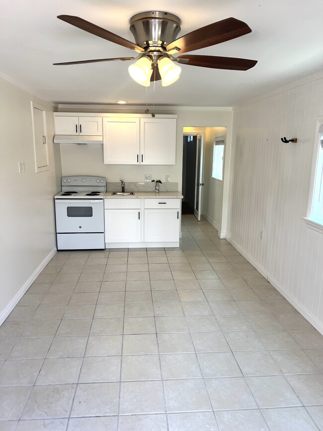 Building Photo - 4530 Del Mar Ave Rental