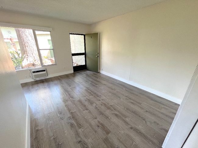 Photo - 146 S Princeton Ave Unit 4