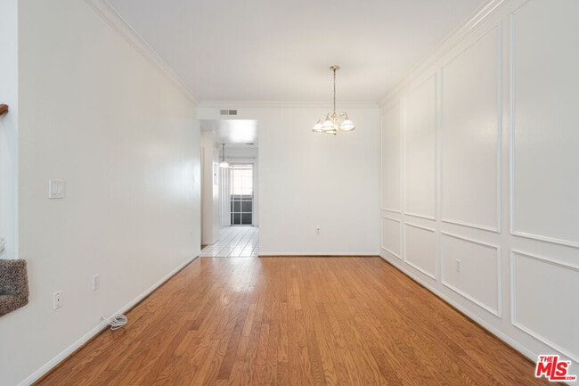 Photo - 13030 Moorpark St