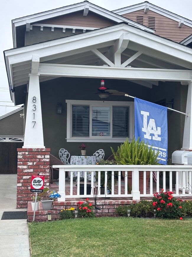 This is. A adu in the back-837 - 8315 Kenyon Ave Apartment Unit 8315 Kenyon ave