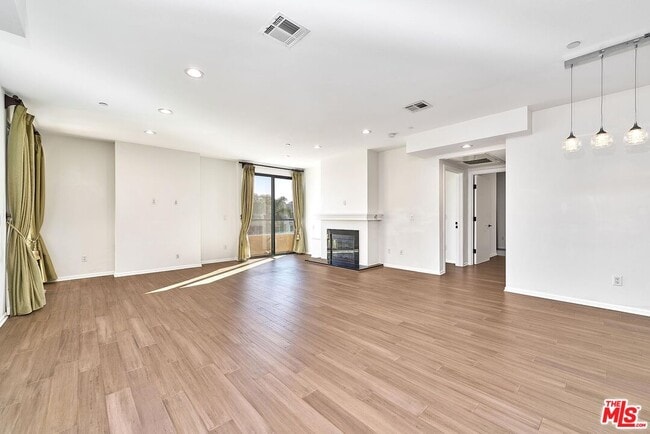 Photo - 871 Crenshaw Blvd Unit 305