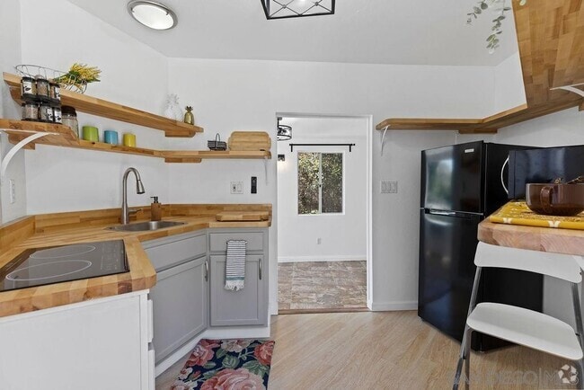 Building Photo - 10119 Grandview Dr Rental