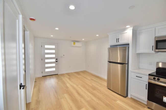 Photo - 14830 Dickens St Unit 14834 1/2